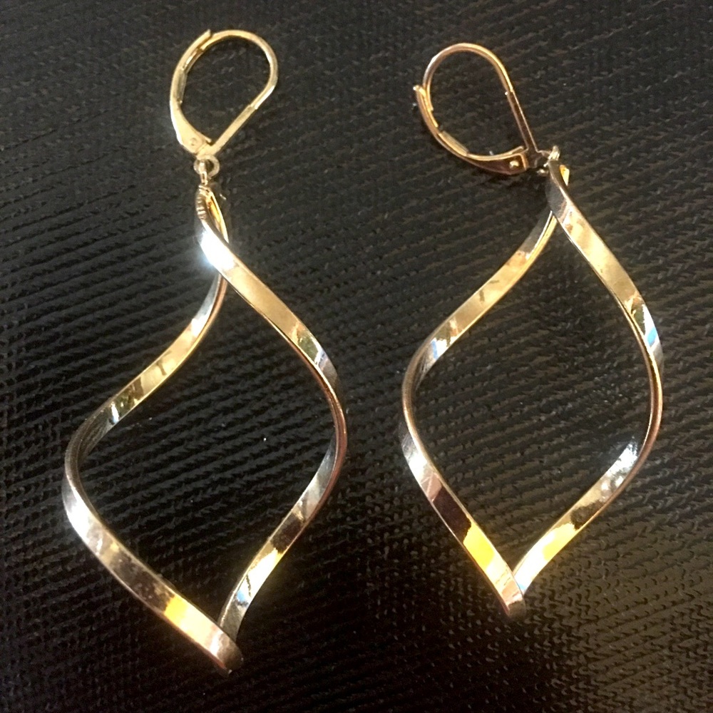 GOLDTONE DANGLE EARRINGS